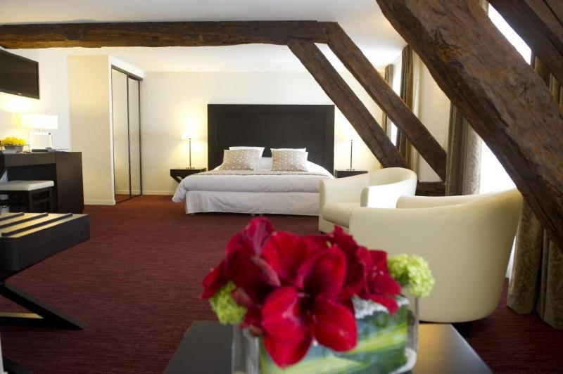 Hotel Burgevin سولي-سوغ -لواغ الغرفة الصورة
