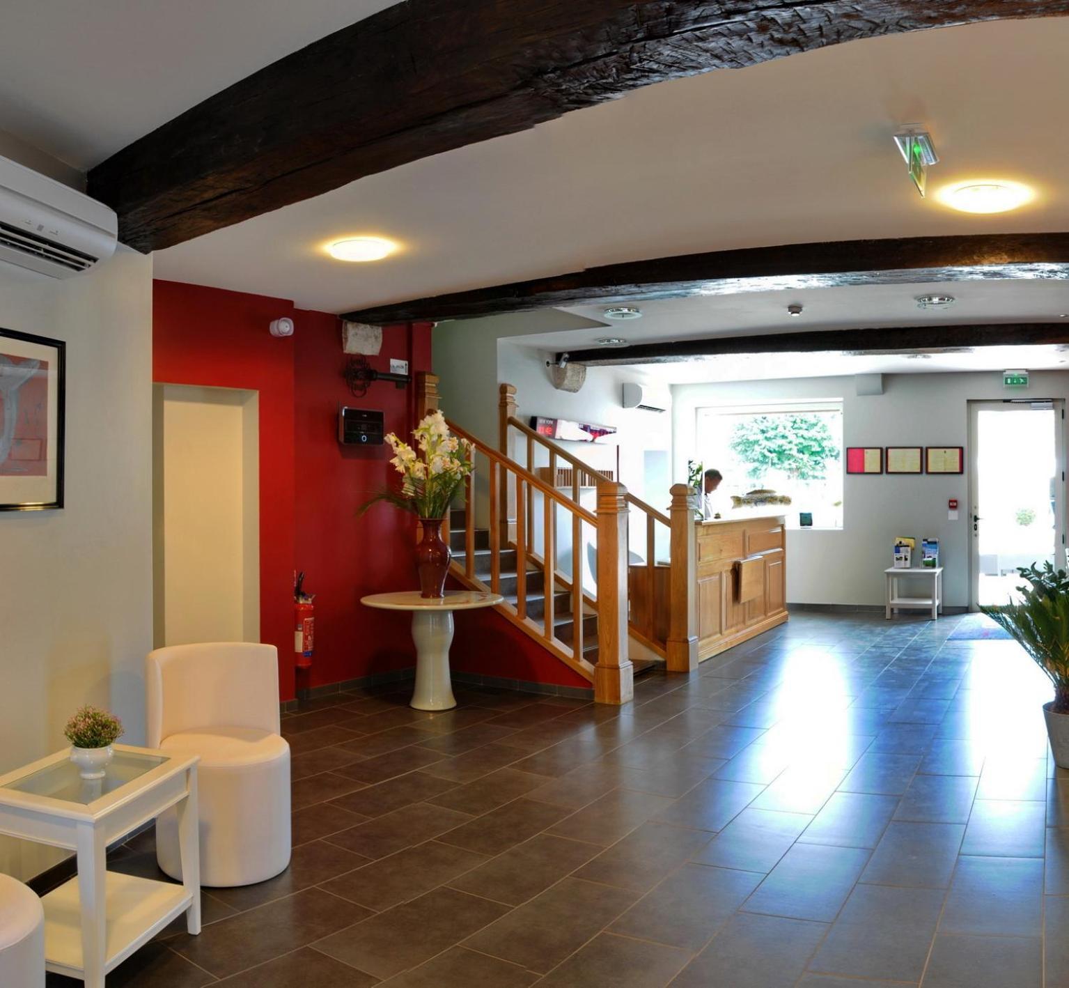 Hotel Burgevin سولي-سوغ -لواغ المظهر الخارجي الصورة