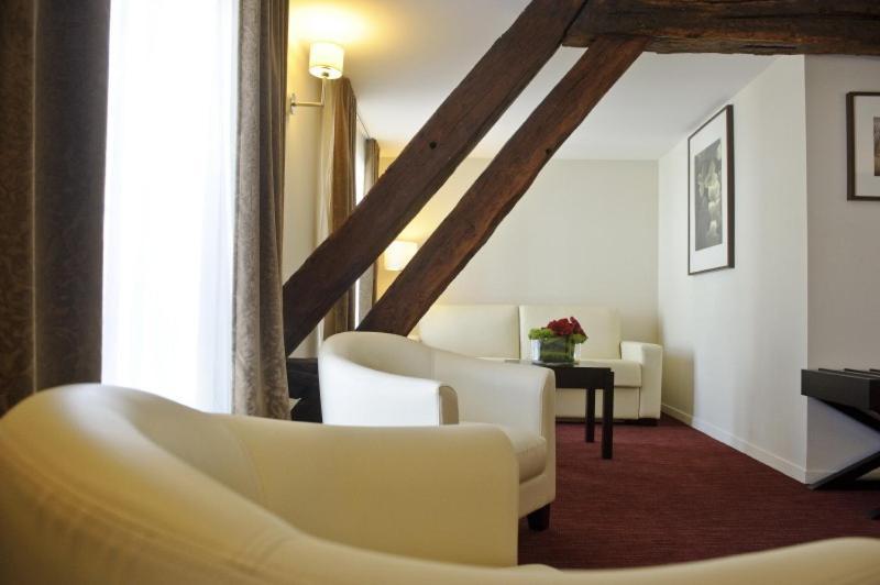 Hotel Burgevin سولي-سوغ -لواغ المظهر الخارجي الصورة